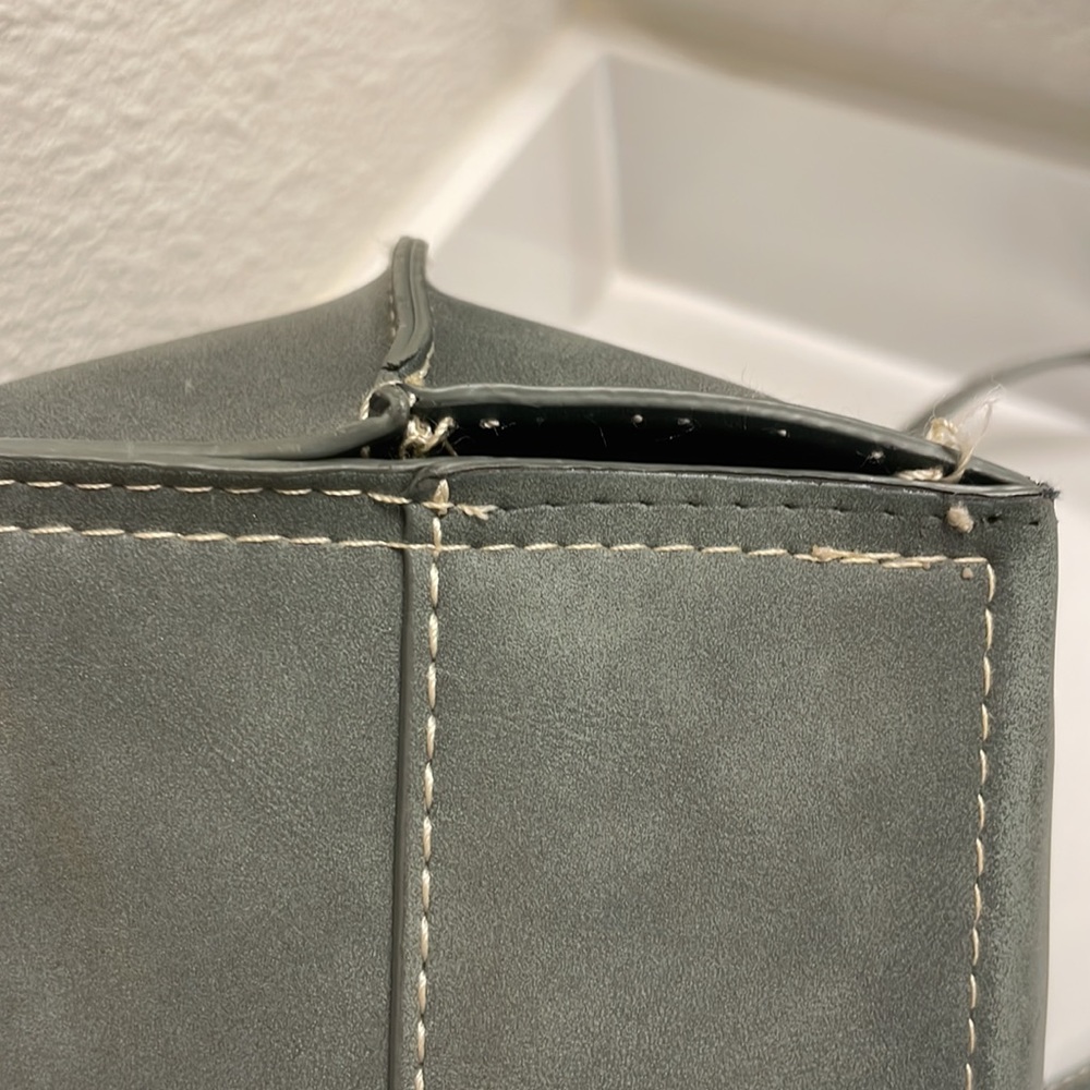 Tote - Picture 7 of 11